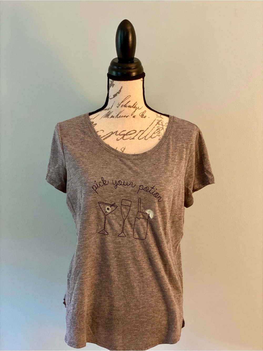 Women’s Gray Graphic Scoop Neck Tee - 'Pick Your Potion' Size Medium